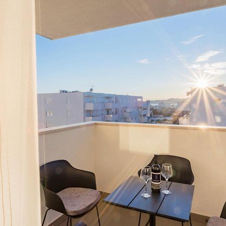 Apartment Ruby Zara Esterno foto